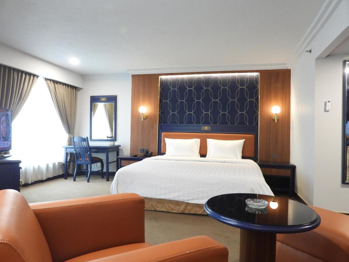 Maxwell Hotel Джакарта Экстерьер фото